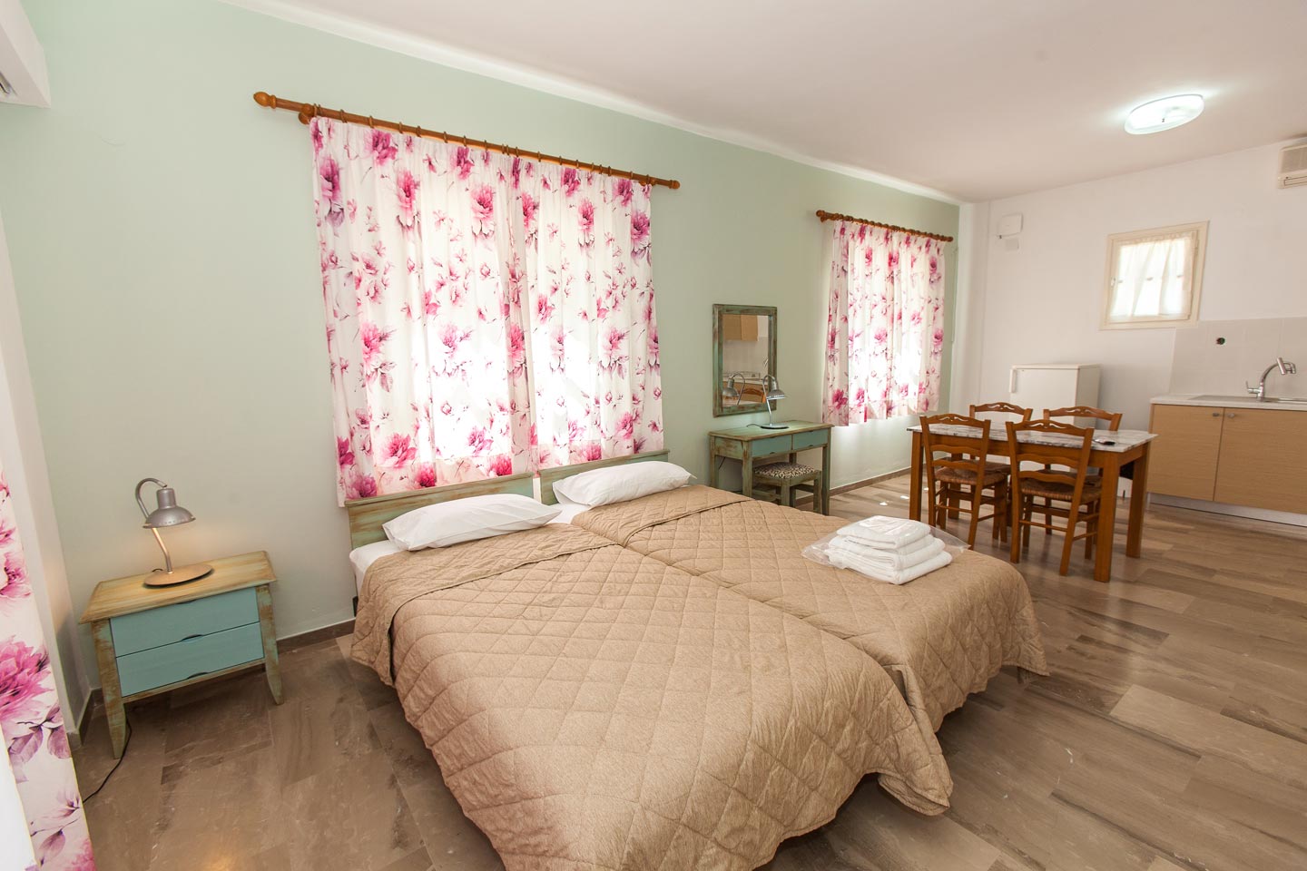 Tolo Quadruple Accommodation