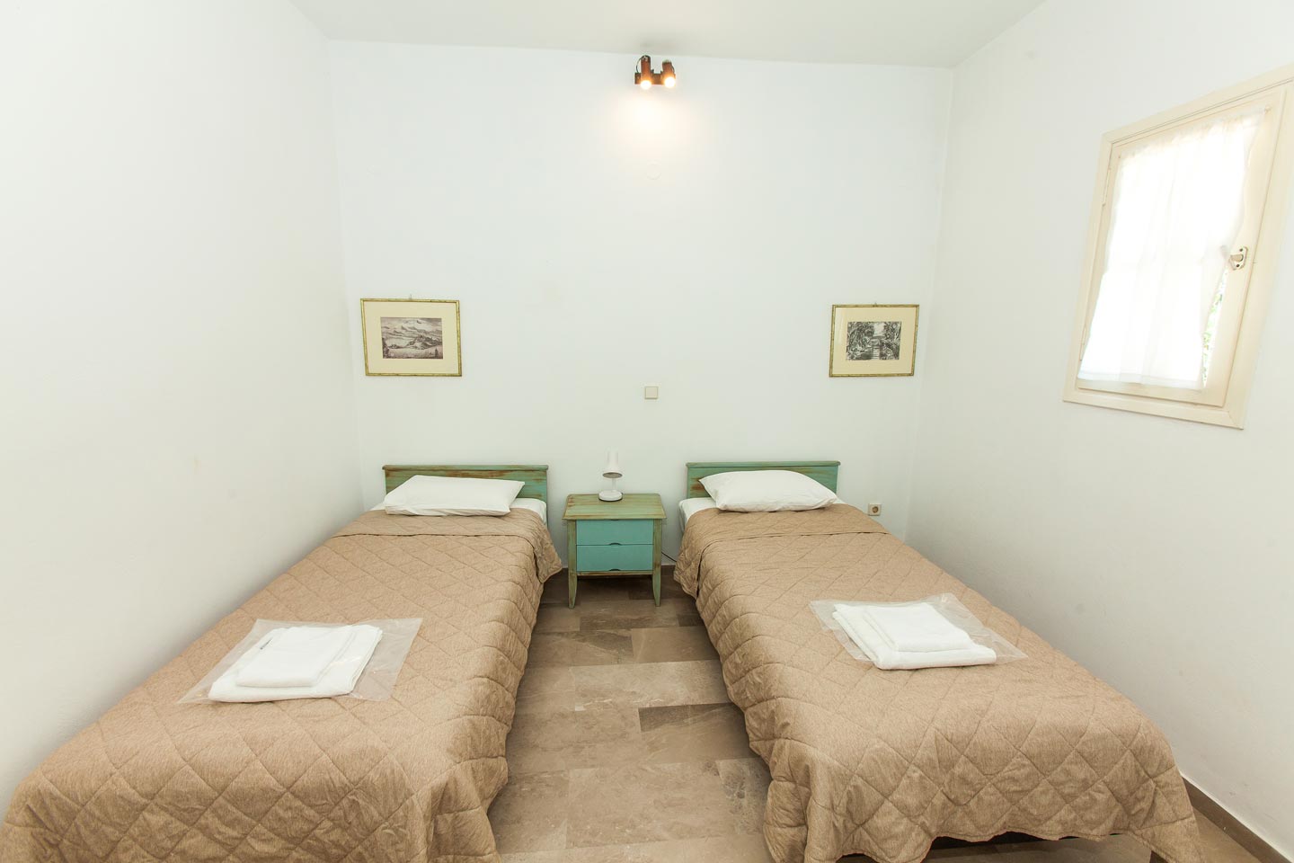 Tolo Twin Beds