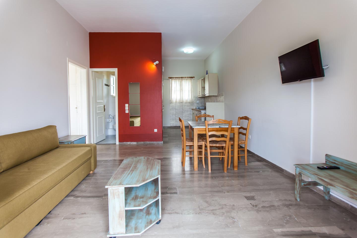 Tolon Beach Accommodation